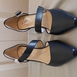 Life Stride Heels Cross strap 7.5 Blue